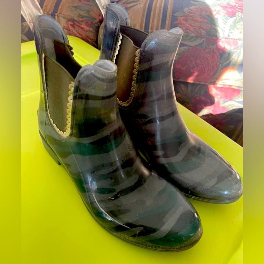 Jack Roger Short Rain Boots Size 9 Camo